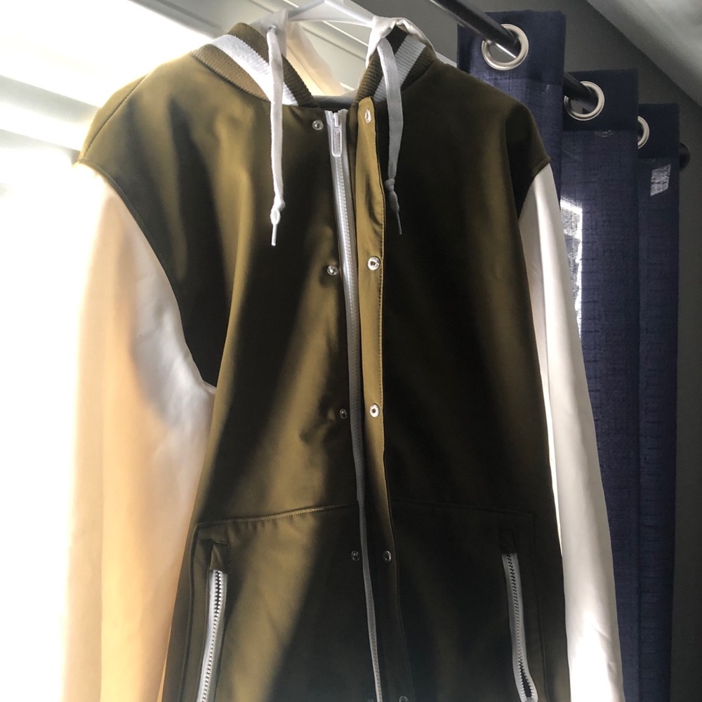 New empyre olivebomber jacket with hoodie